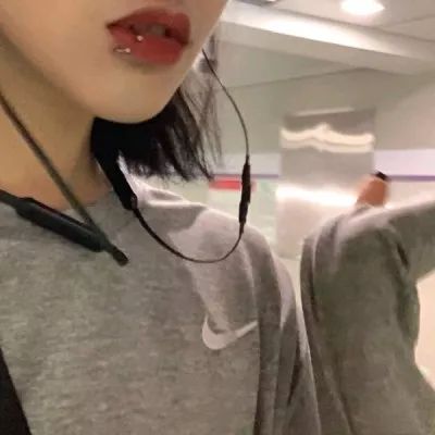 原宿女生頭像最新韓版，時(shí)尚潮流的解讀與賞析